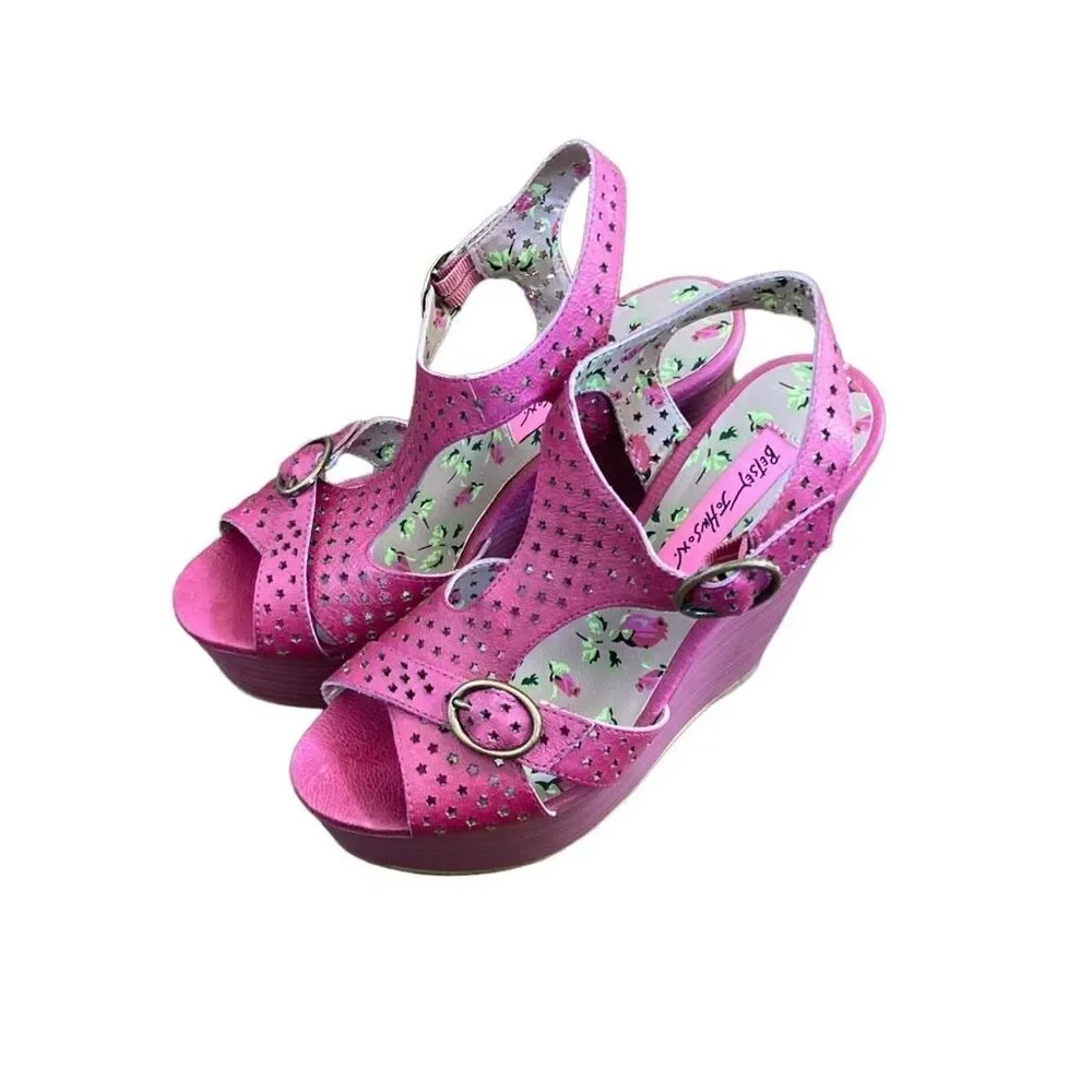 Betsey Johnson Women’s 6 Pink Calico Star Cutout Platform Shoes